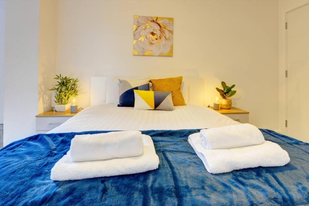 Modern & Stylish 2Br Apartment - Queens House 코번트리 외부 사진
